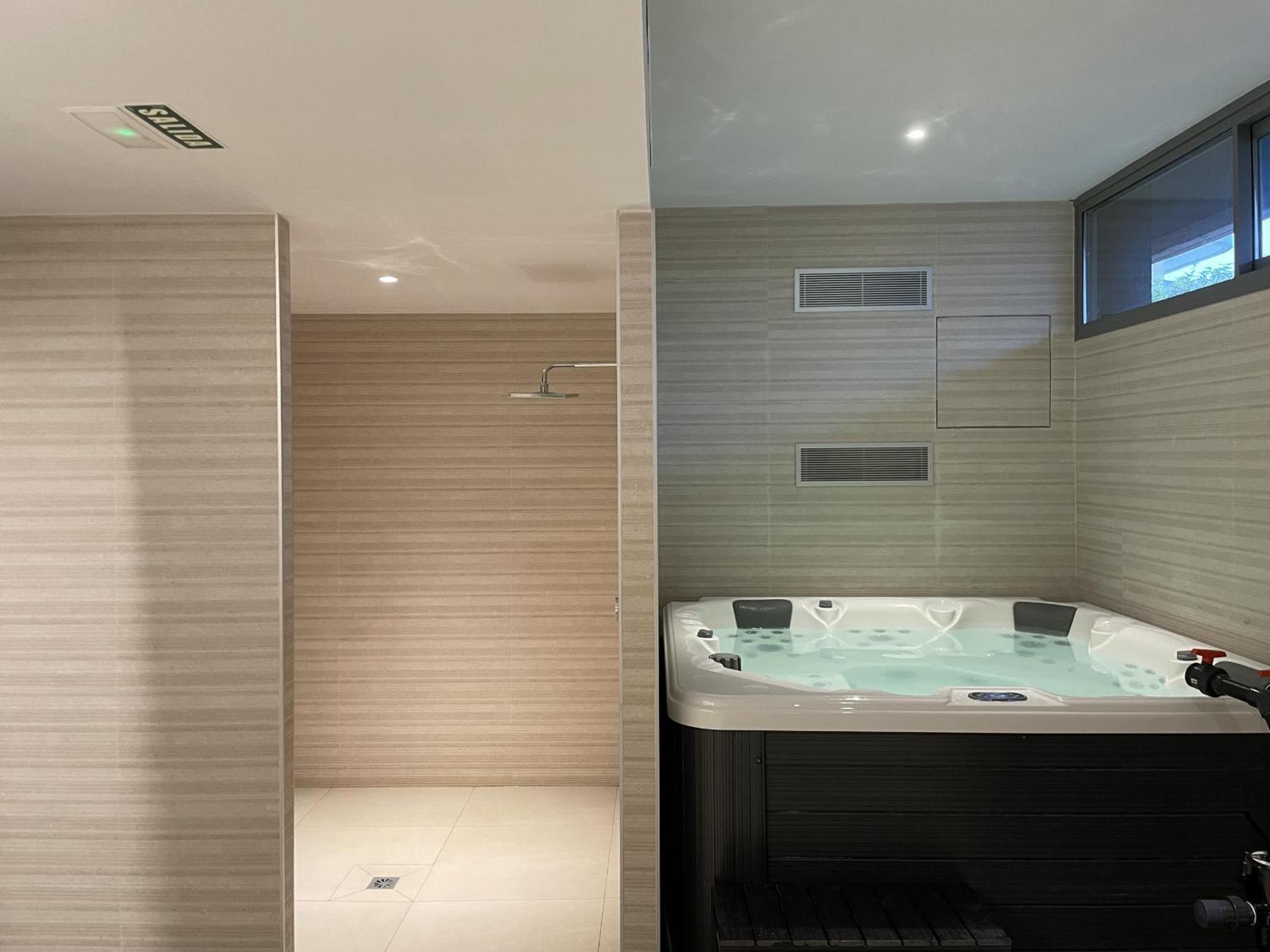 Vivi Homes - Elies House Pool, Gym, Spa & Sea View El Faro 外观 照片